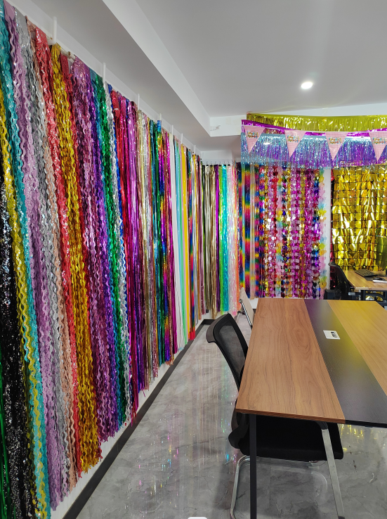 跨境1*2米雨丝帘生日节日背景布置派对用品来图定制亮光雨丝门帘